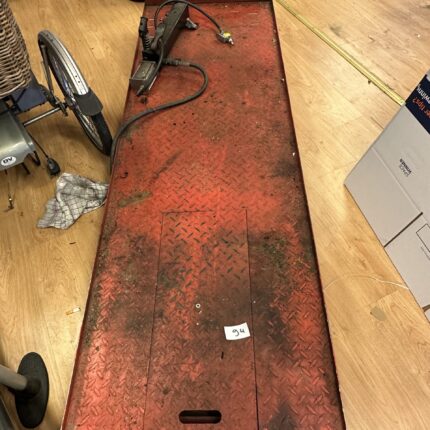 94. Heftafel smal (Samengevoegd in kavel 150)