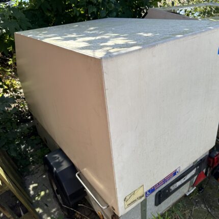 102. Een aanhangwagen voor o.a. scootmobiel